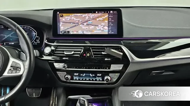 BMW 5 Series (G30) 2020 Белый из Кореи, фото 5