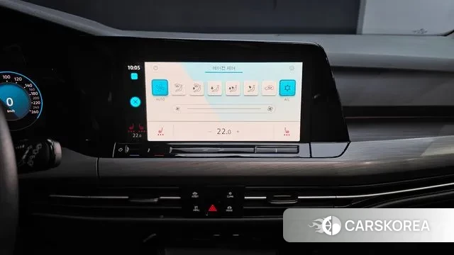 Volkswagen Golf 8th Generation 2023 Белый из Кореи, фото 5