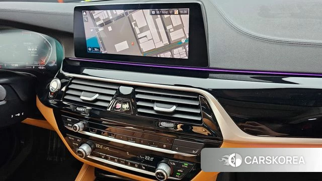 BMW 5 Series (G30) 2020 Белый из Кореи, фото 5