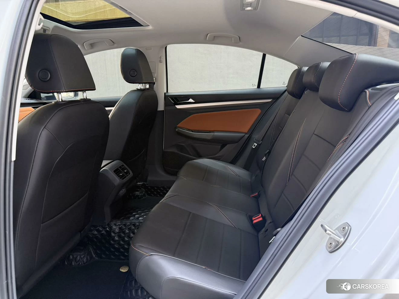 Volkswagen Bora 2022 Белый из Китая, фото 5