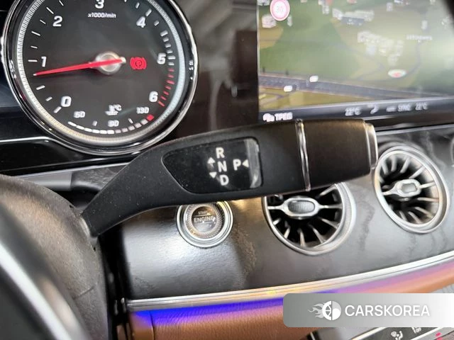 Mercedes-Benz E-Class W213 2018 Белый из Кореи, фото 5
