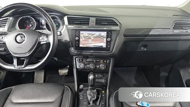 Volkswagen Tiguan second Generation 2019 Белый из Кореи, фото 5