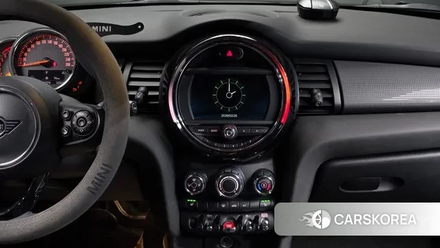 Mini Cooper 2021 Серебряный из Кореи, фото 5