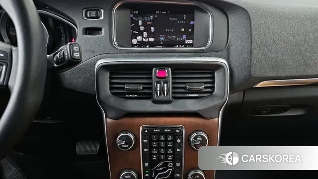 Volvo V40 2018 Белый из Кореи, фото 5