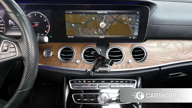 Mercedes-Benz E-Class W213 2018 Серебряный из Кореи, фото 5