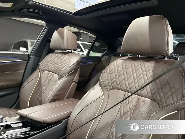 BMW 5 Series (G30) 2020 Серебристо-серый из Кореи, фото 5