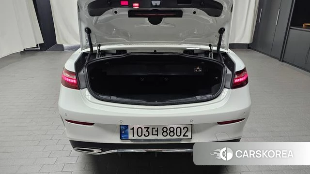 Mercedes-Benz E-Class W213 2022 Белый из Кореи, фото 5