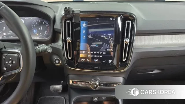 Volvo XC40 2021 Белый из Кореи, фото 5