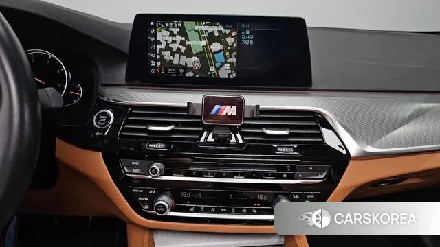 BMW 5 Series (G30) 2018 Цвет галактики из Кореи, фото 5