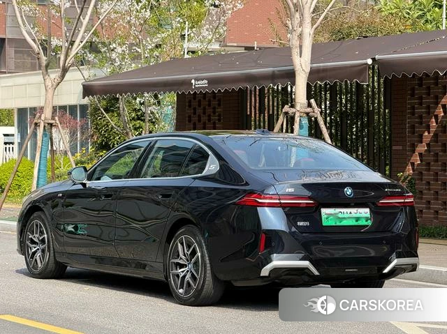 BMW i5 2025 Черный из Китая, фото 5