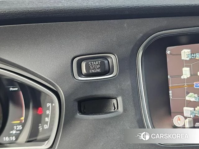 Volvo V40 2018 Белый из Кореи, фото 5