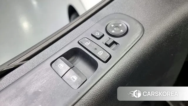 Hyundai Staria 2023 Белый из Кореи, фото 5