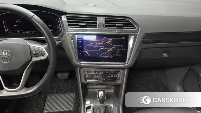 Volkswagen Tiguan second Generation 2022 Серебристо-серый из Кореи, фото 5