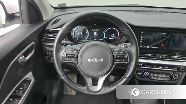 Kia Niro Plus 2022 Белый из Кореи, фото 5