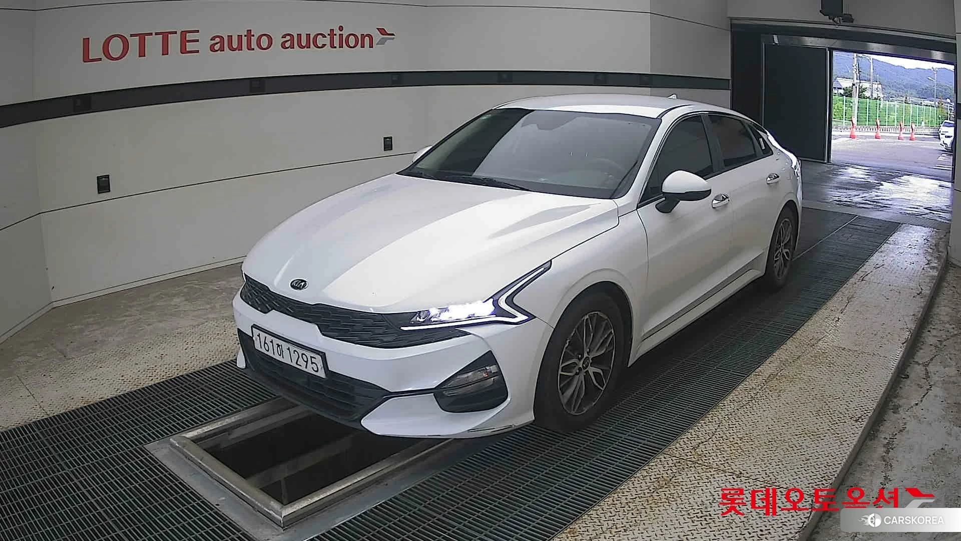 Kia K5 2021 Белый из Кореи, фото 5