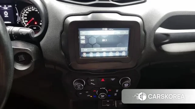 Jeep Renegade 2018 Черный из Кореи, фото 5