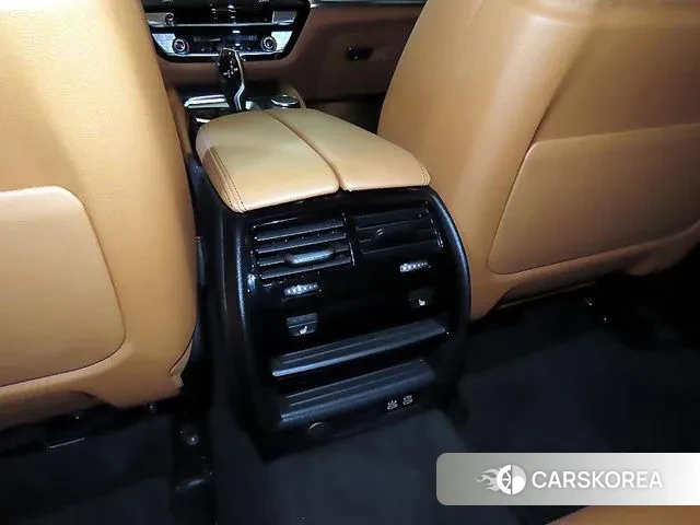 BMW 5 Series (G30) 2023 Серый из Кореи, фото 5