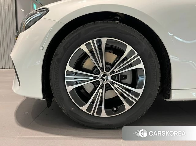 Mercedes-Benz E-Class W214 2026 Белый из Кореи, фото 5