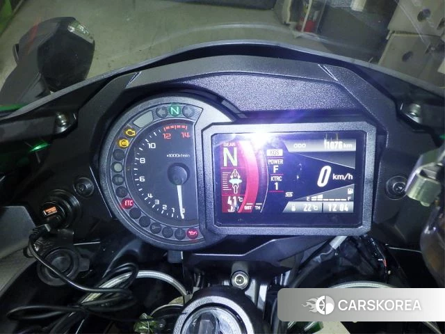 Проданный Kawasaki NINJA H2 SX SE 2019 из Японии
