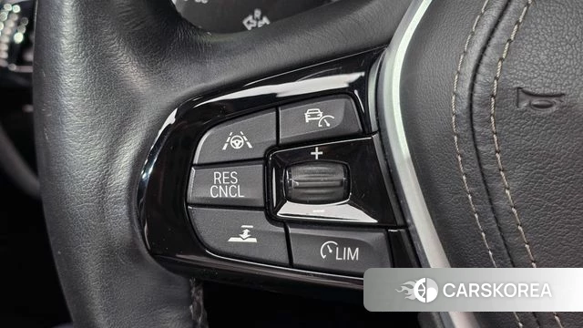 BMW 5 Series (G30) 2018 Синий из Кореи, фото 5