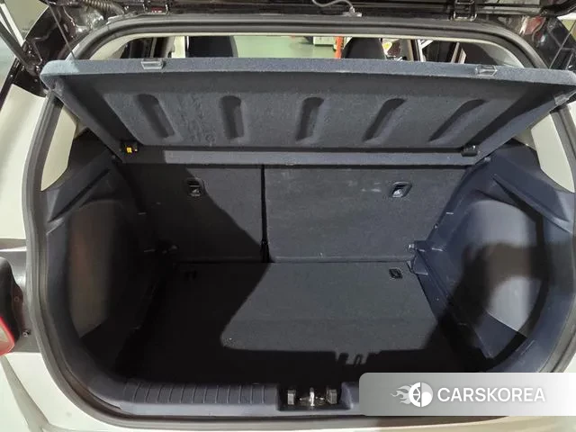 Hyundai Venue 2021 Белый из Кореи, фото 5