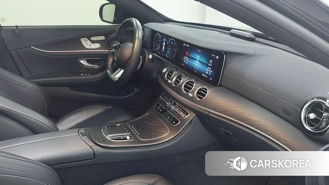 Mercedes-Benz E-Class W213 2020 Черный из Кореи, фото 5