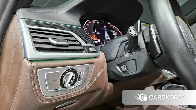 BMW 7 Series (G11) 2020 Черный из Кореи, фото 5