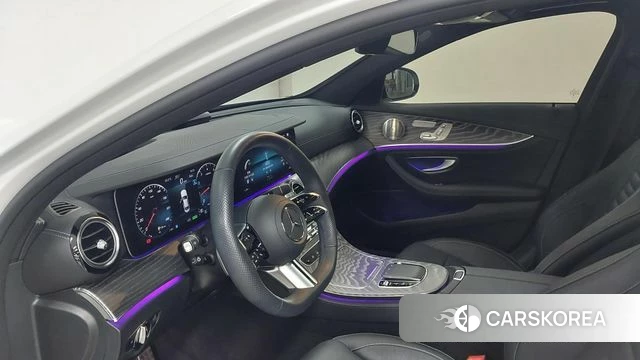 Mercedes-Benz E-Class W213 2023 Белый из Кореи, фото 5
