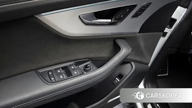 Audi Q8 (4M) 2022 Белый из Кореи, фото 5