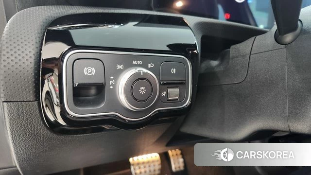 Mercedes-Benz A-Class W177 2023 Белый из Кореи, фото 5