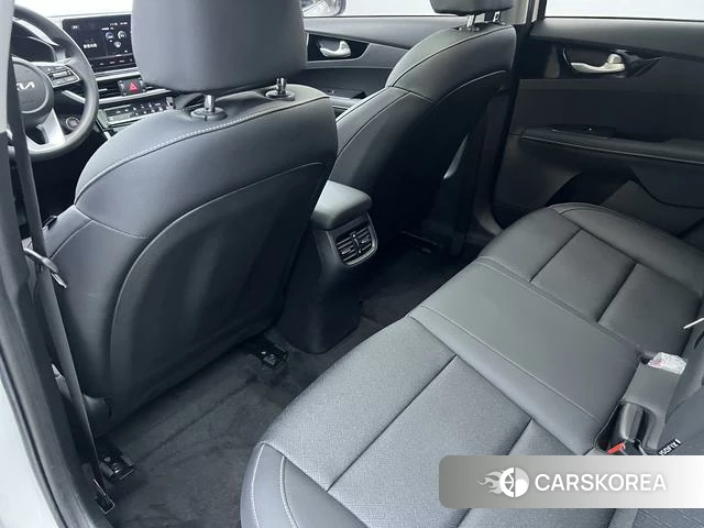 Kia K3 2022 Белый из Китая, фото 5