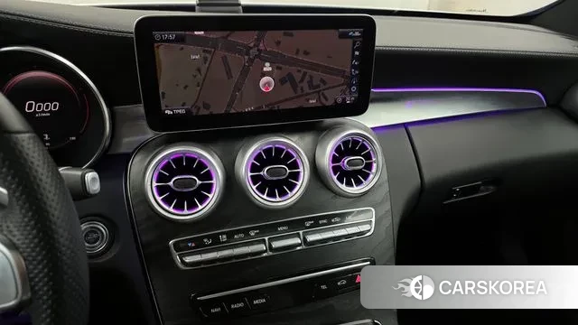 Mercedes-Benz C-Class W205 2022 Белый из Кореи, фото 5