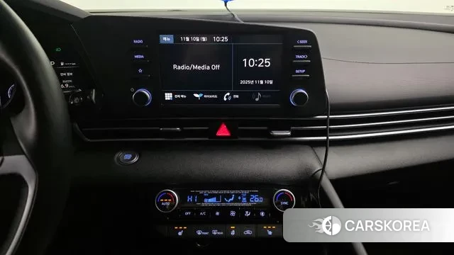 Hyundai Avante Hybrid (CN7) 2020 Светло-серебряный цвет из Кореи, фото 5