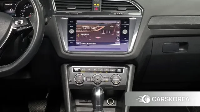 Volkswagen Tiguan second Generation 2018 Белый из Кореи, фото 5