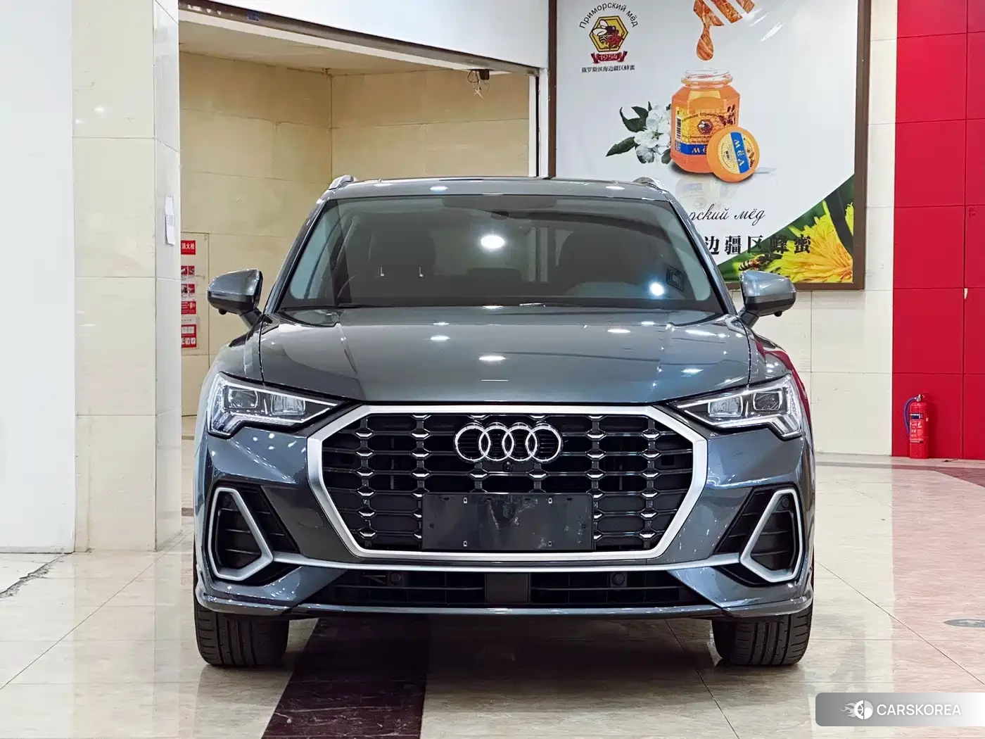 Audi Q3 2023 Silver/gray из Китая, фото 5