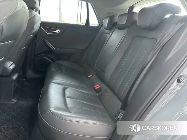 Audi Q2L 2022 Серебристо-серый из Китая, фото 5