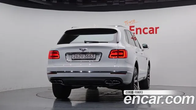 Bentley Bentayga 2019 Белый из Кореи, фото 5