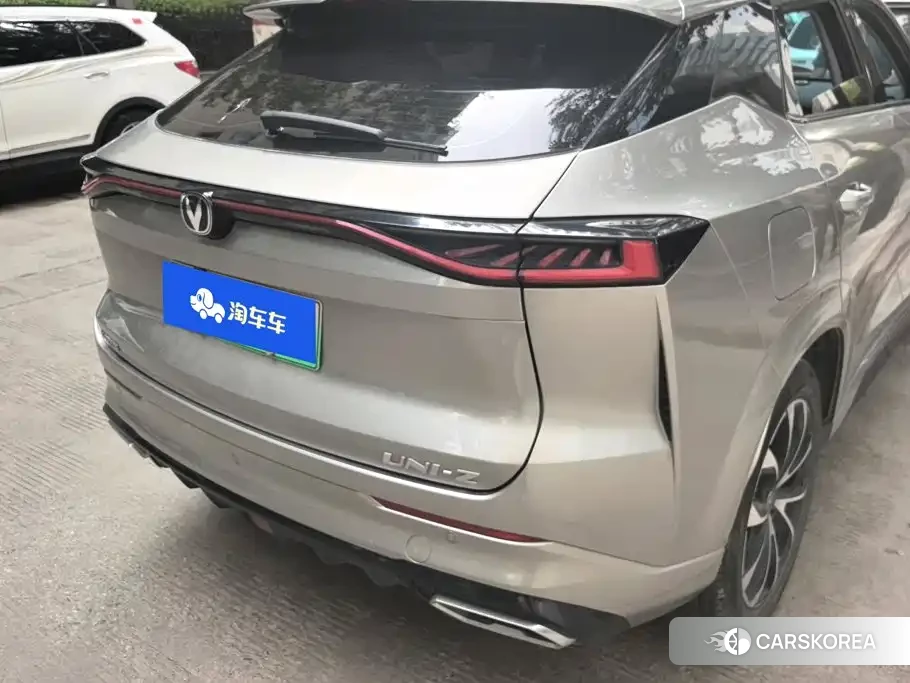 Chang'an UNI-Z New Energy 2024 Silver/gray из Китая, фото 5