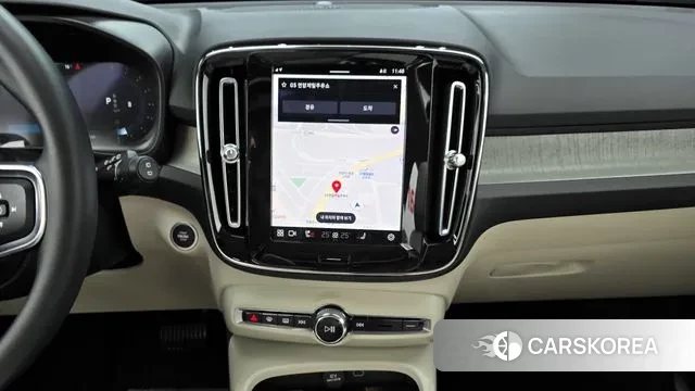 Volvo XC40 2023 Черный из Кореи, фото 5