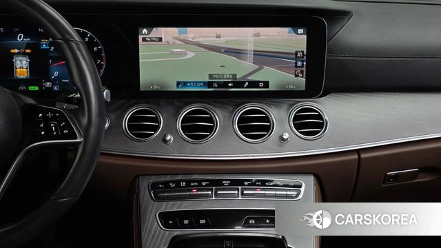 Mercedes-Benz E-Class W213 2022 Белый из Кореи, фото 5