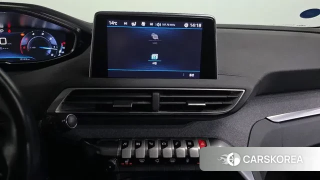 Peugeot 3008 second generation 2018 Белый из Кореи, фото 5