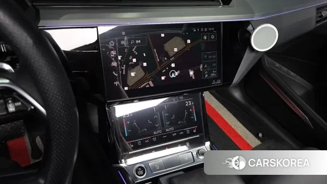 Audi e-Tron 2021 Черный из Кореи, фото 5