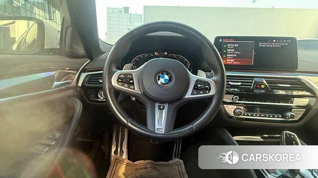 BMW 5 Series (G30) 2023 Белый из Кореи, фото 5