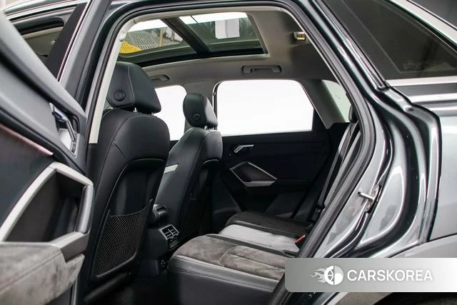 Audi Q3 2022 Темно-серый из Китая, фото 5