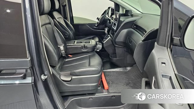 Hyundai Staria 2022 Серый из Кореи, фото 5