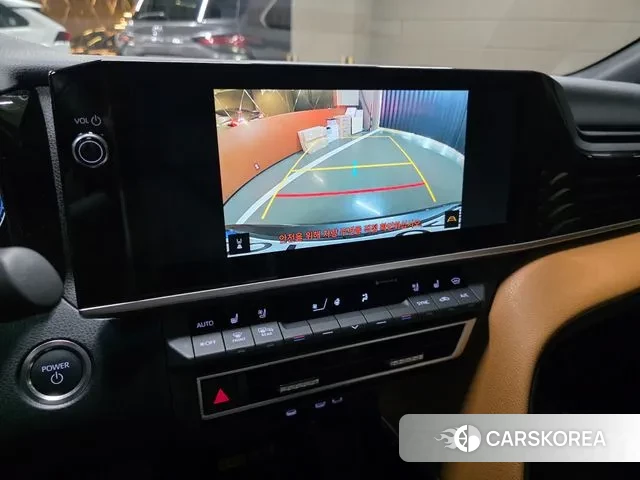 Toyota Camry (XV80) 2024 Песочный из Кореи, фото 5