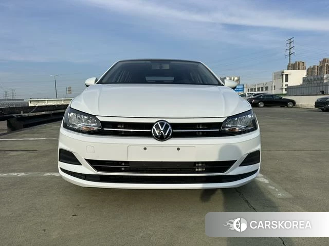 Volkswagen Polo 2023 Белый из Китая, фото 5