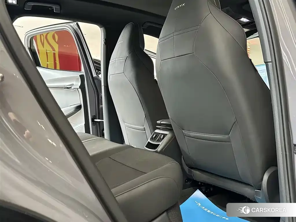Volkswagen ID. UNYX 2025 Silver/gray из Китая, фото 5