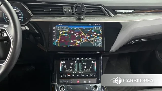 Audi e-Tron 2022 Черный из Кореи, фото 5