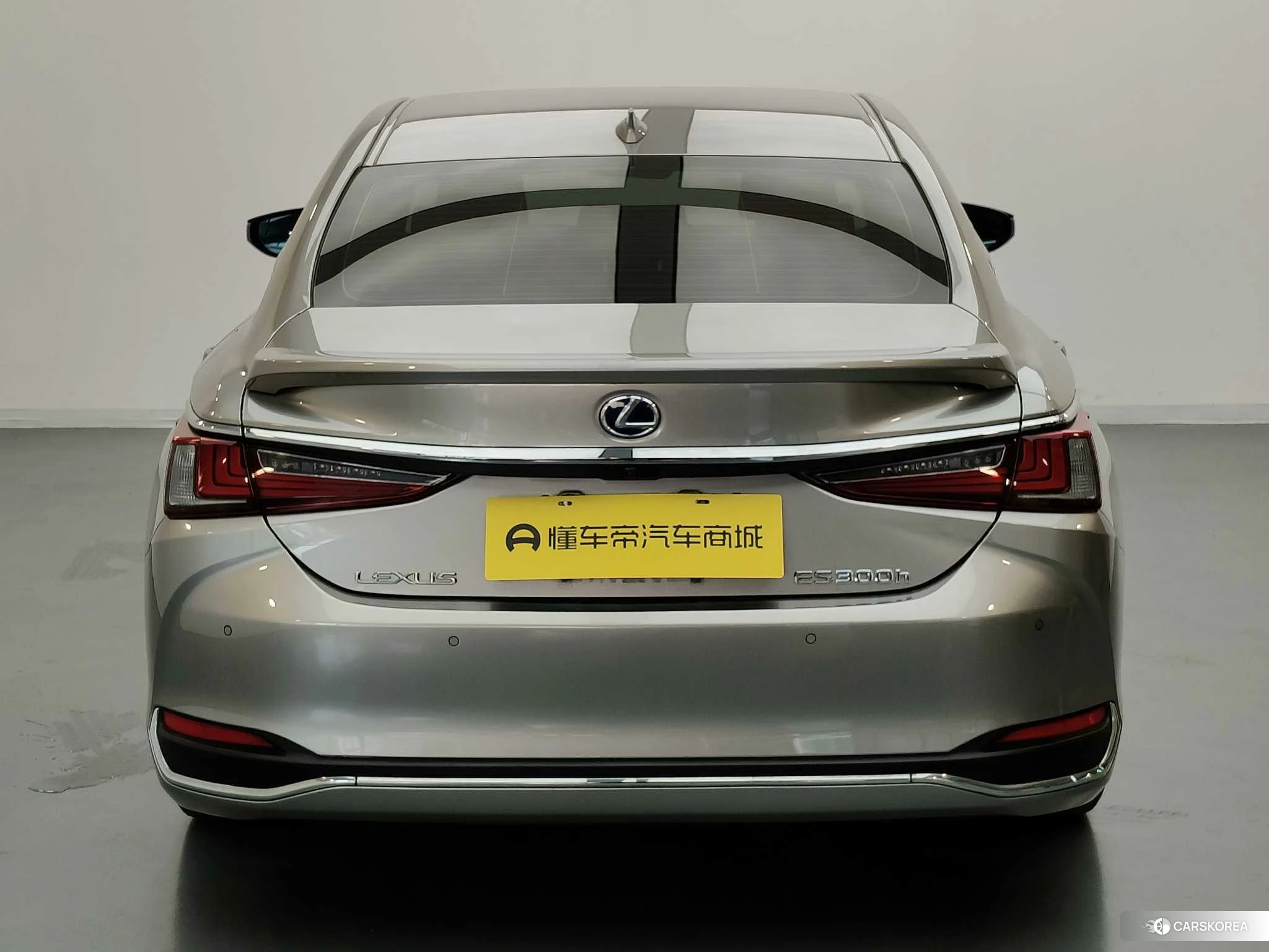 Lexus ES 2021 Серебристо-серый из Китая, фото 5